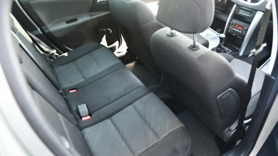 PEUGEOT 207 -