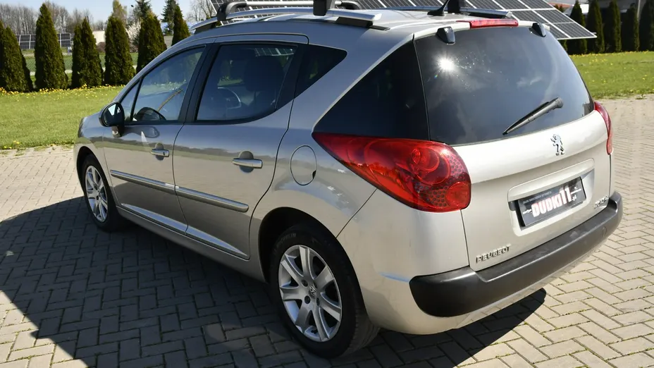 PEUGEOT 207 -