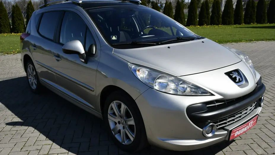 PEUGEOT 207 -