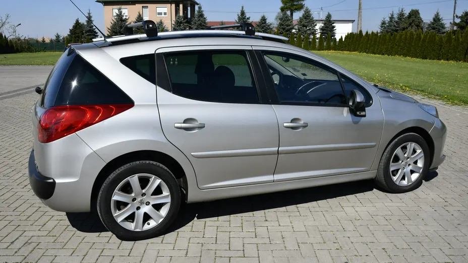 PEUGEOT 207 -