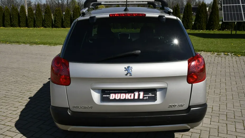 PEUGEOT 207 -