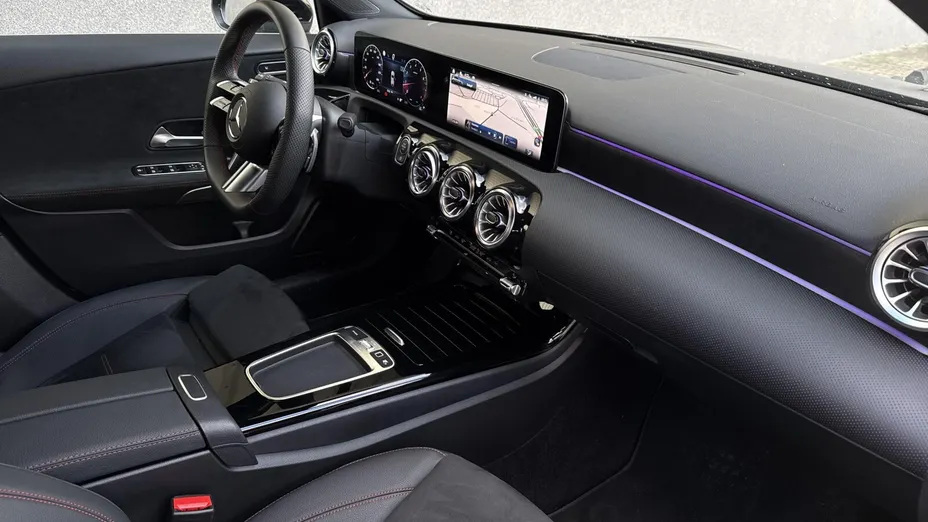MERCEDES-BENZ A Klasa A 200 AMG Line 7G-DCT