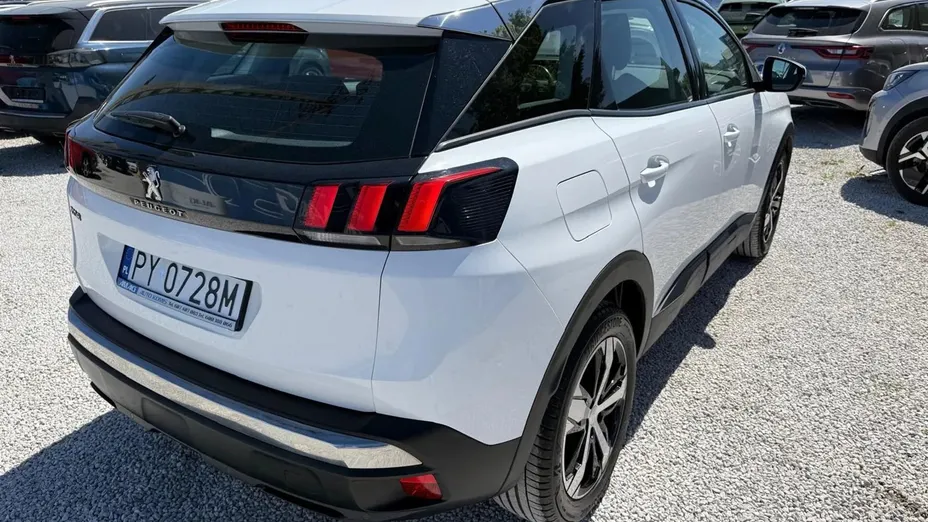PEUGEOT 3008 -