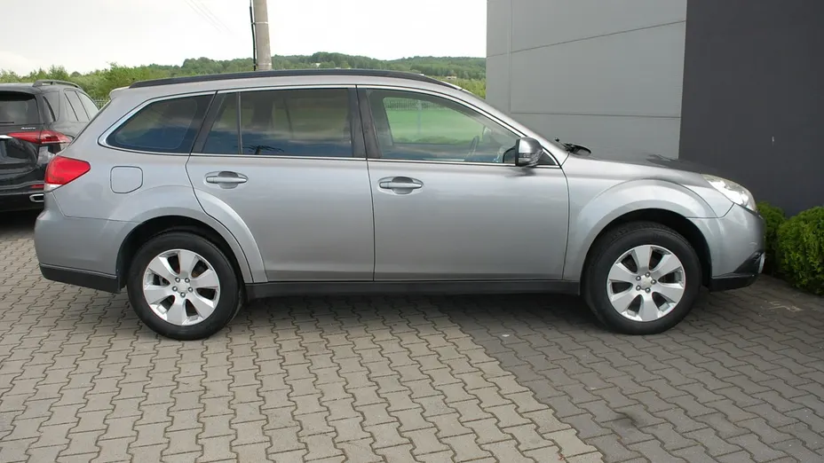 SUBARU Legacy -