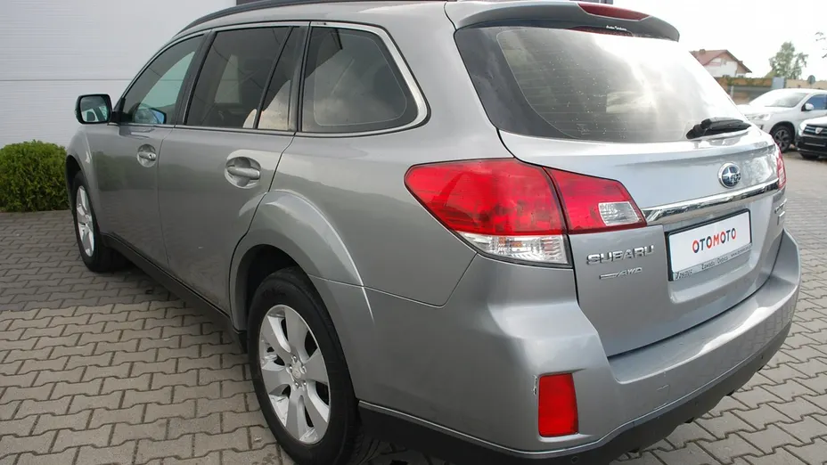SUBARU Legacy -