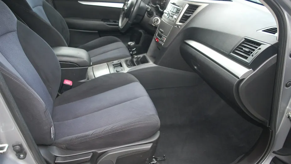 SUBARU Legacy -