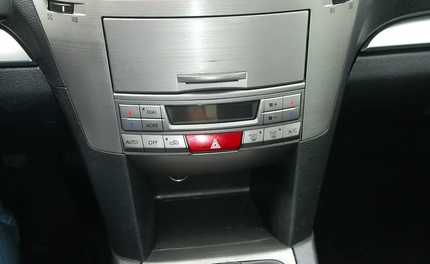 SUBARU Legacy -