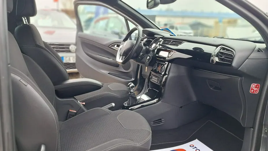 CITROEN DS3 -