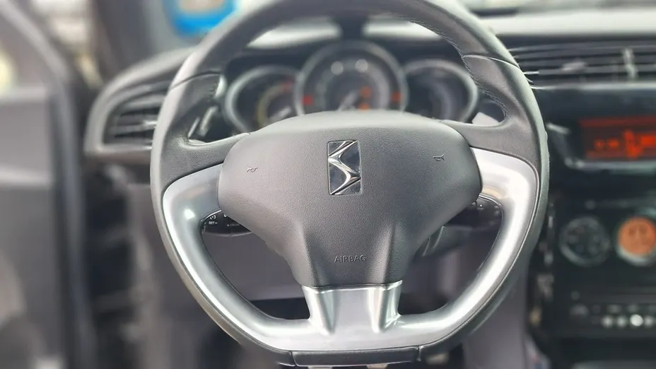 CITROEN DS3 -