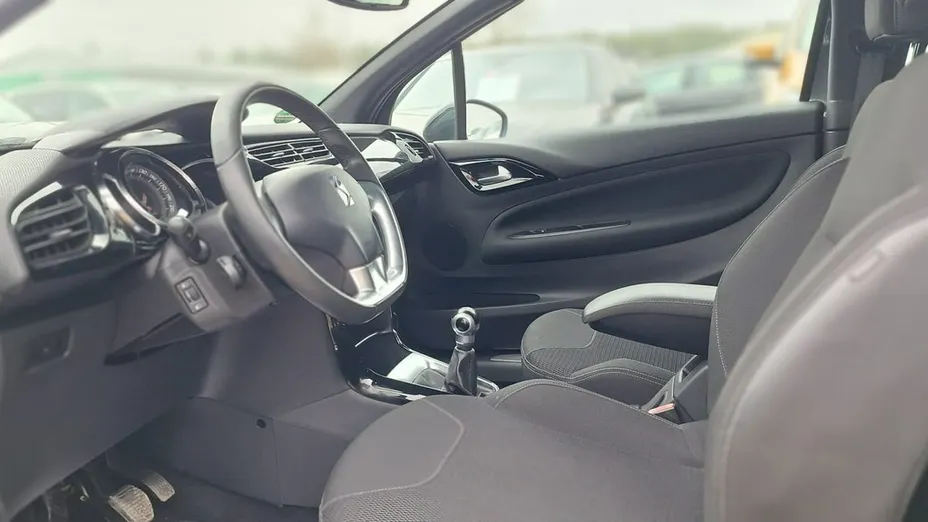CITROEN DS3 -