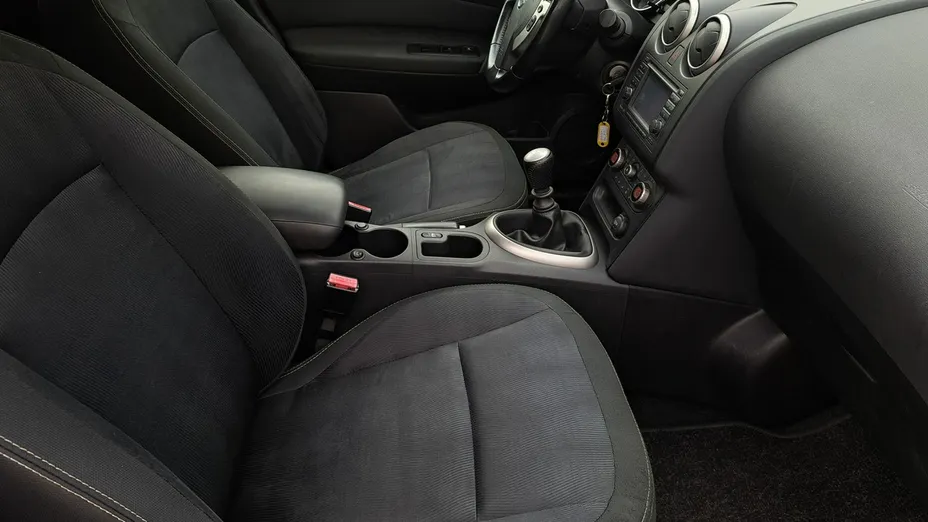 NISSAN Qashqai -