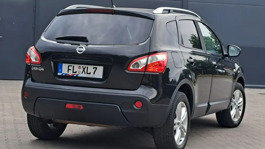 NISSAN Qashqai -