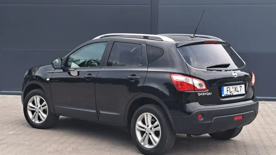 NISSAN Qashqai -