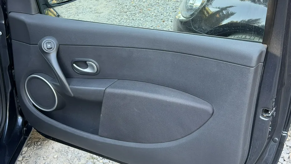 RENAULT Clio -
