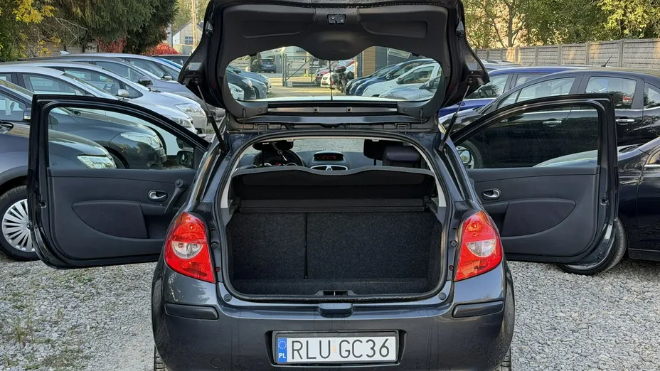 RENAULT Clio -