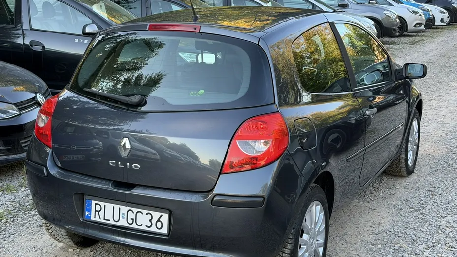 RENAULT Clio -
