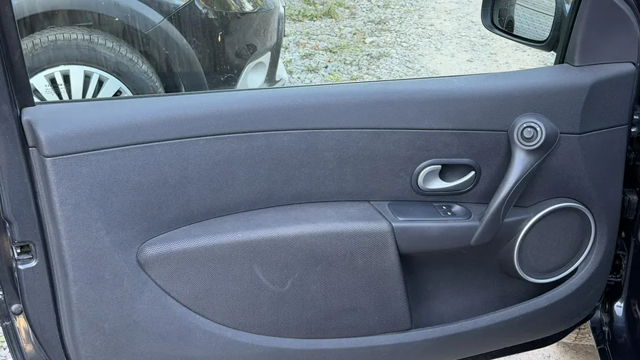RENAULT Clio -