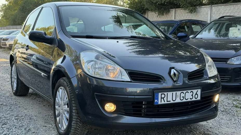 RENAULT Clio -