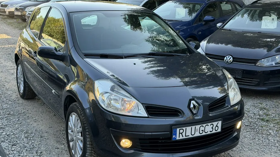 RENAULT Clio -