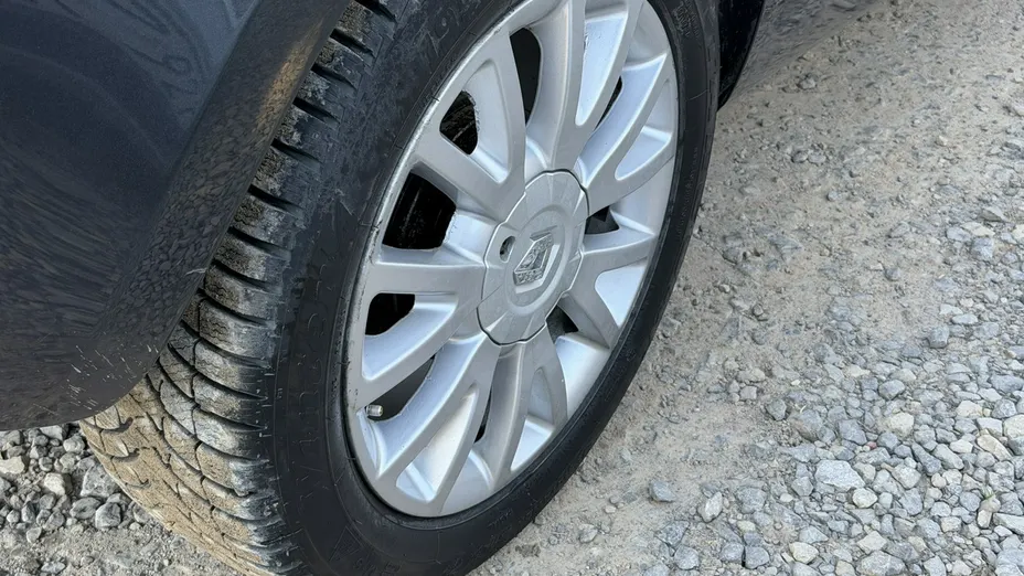 RENAULT Clio -