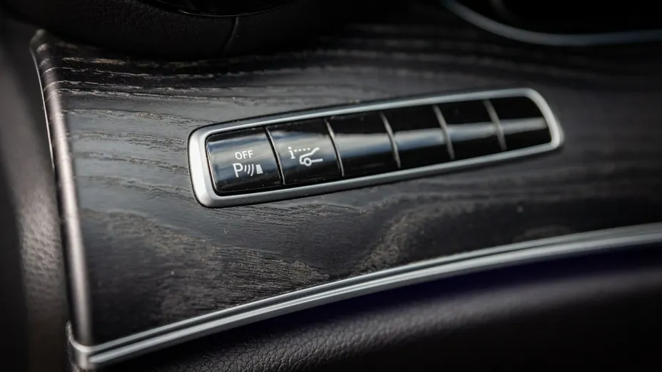 MERCEDES-BENZ E Klasa -