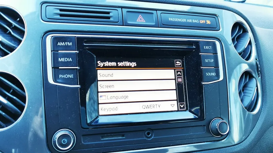VOLKSWAGEN Tiguan -