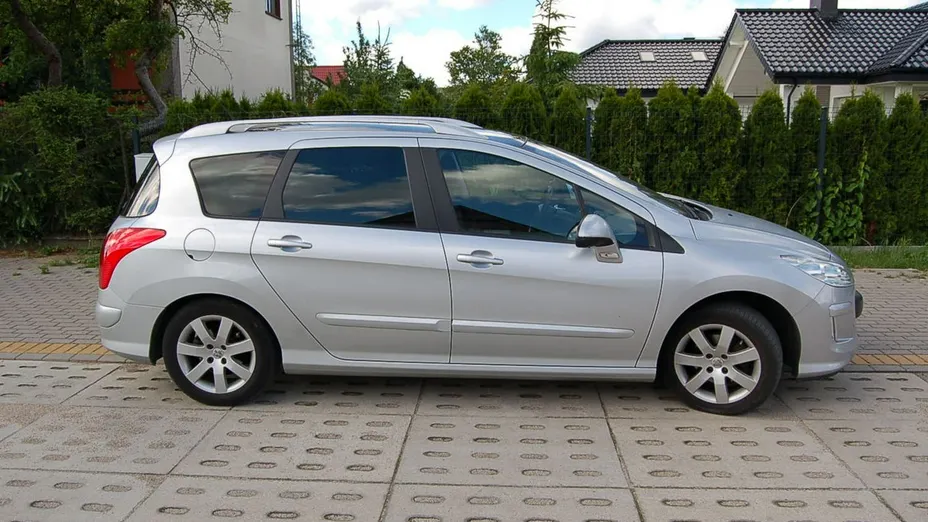 PEUGEOT 308 -