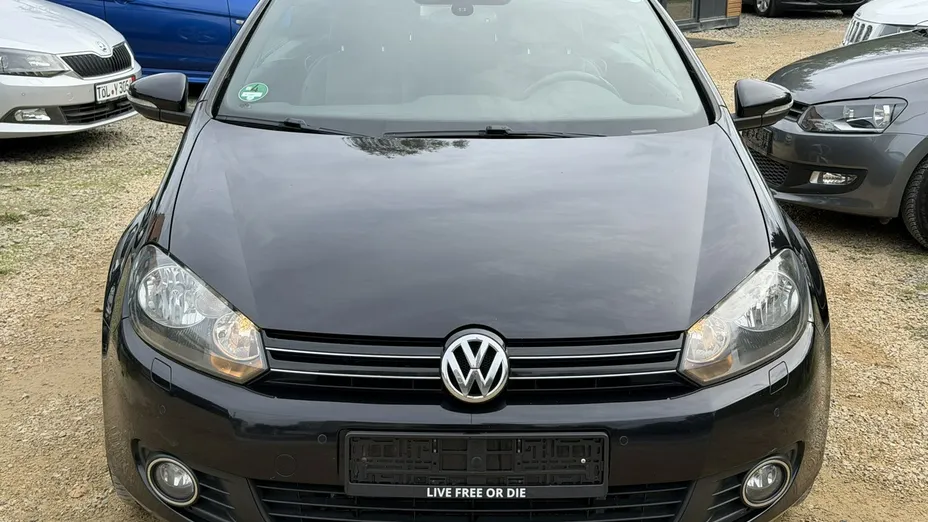VOLKSWAGEN Golf -