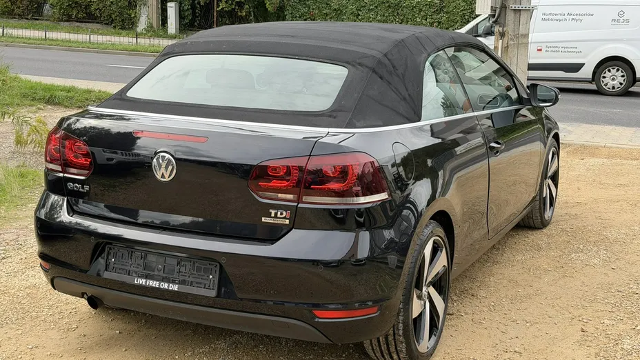 VOLKSWAGEN Golf -