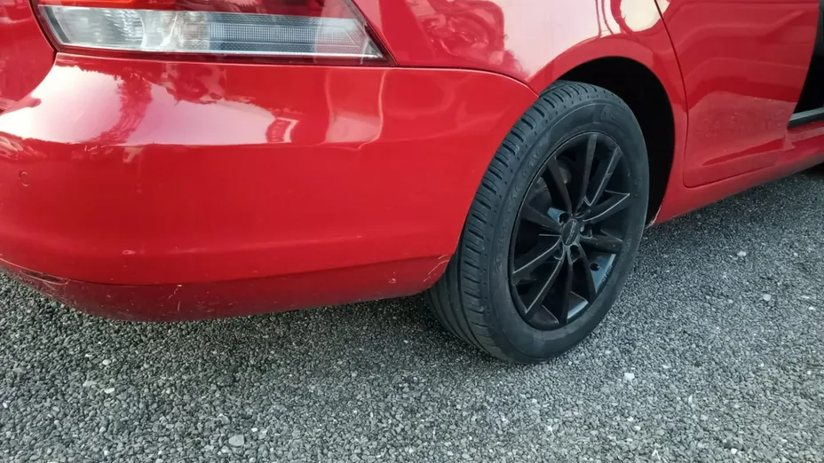 VOLKSWAGEN Golf -