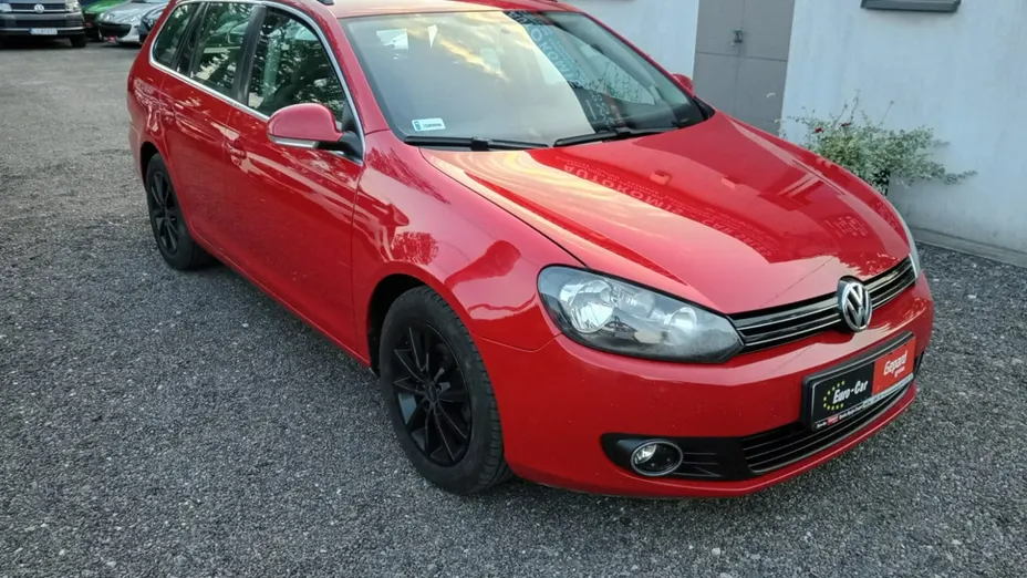 VOLKSWAGEN Golf -