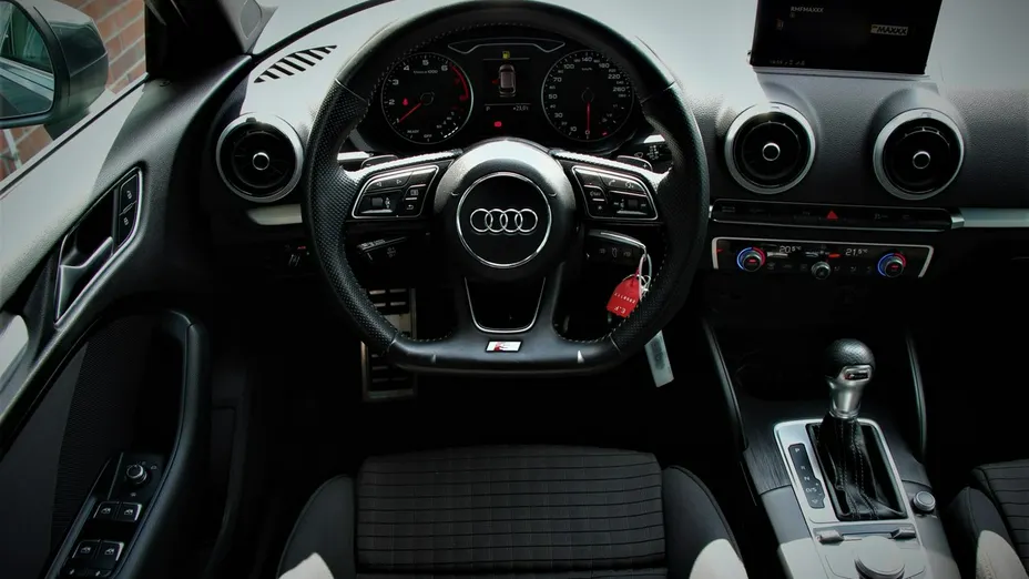 AUDI A3 -