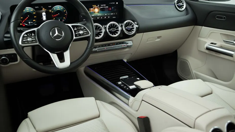 MERCEDES-BENZ GLA GLA 200 Progressive