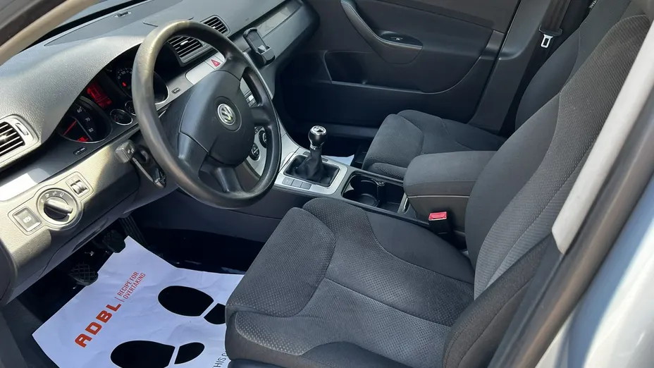 VOLKSWAGEN Passat -