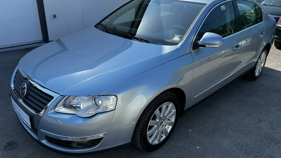 VOLKSWAGEN Passat -