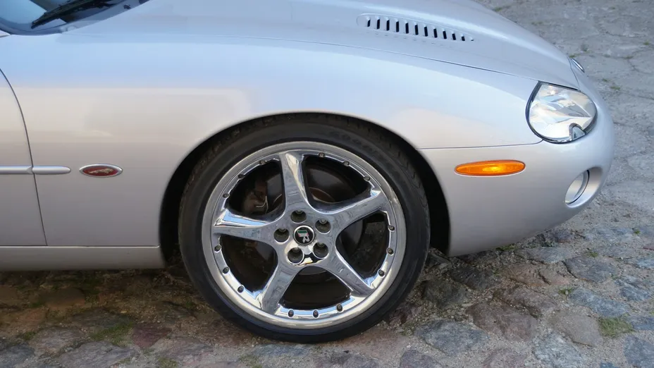 JAGUAR XK8 -