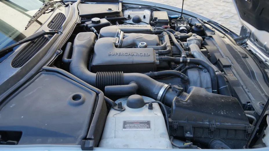 JAGUAR XK8 -