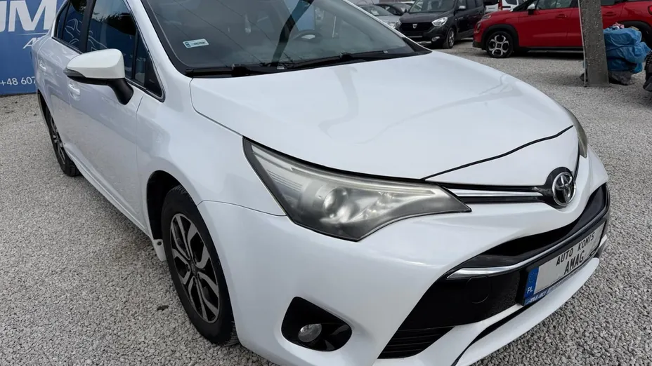 TOYOTA Avensis -