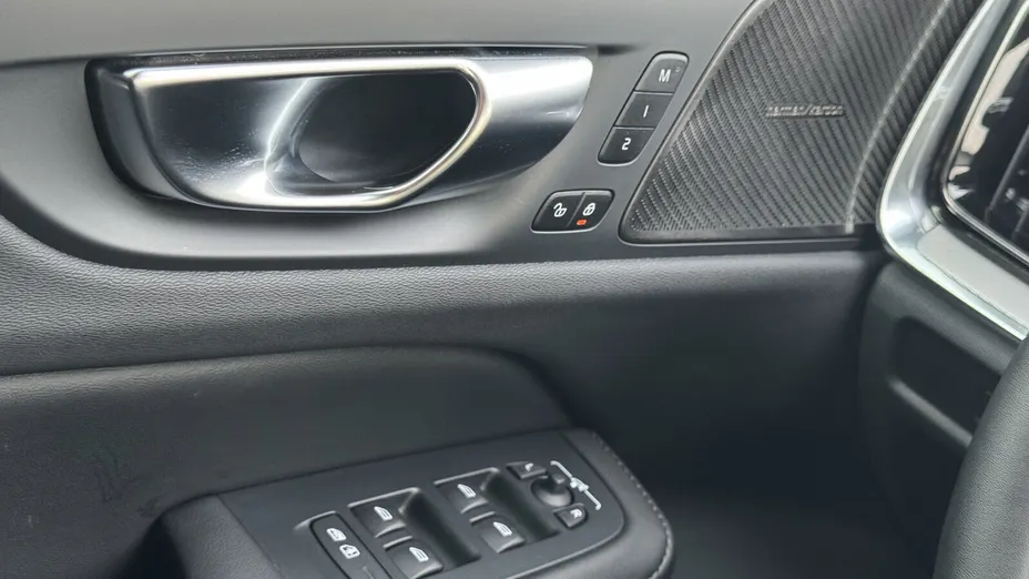 VOLVO V60 V60 T6 AWD Plug-In Hybrid Plus Dark aut