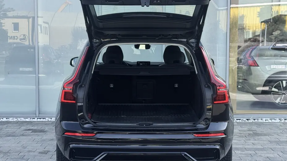 VOLVO XC60 XC60 B5 B AWD Plus Dark aut