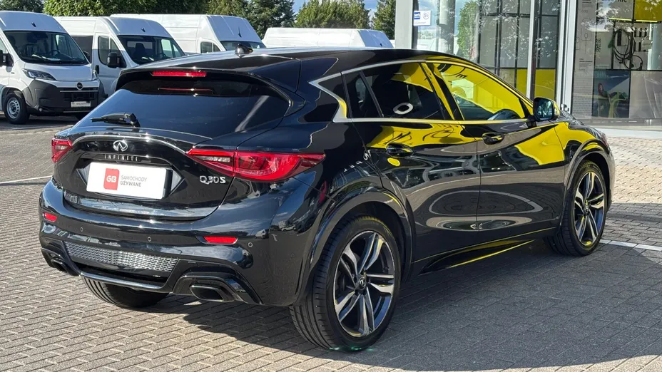 INFINITI Q30 Q30 1.5d City Black Edition