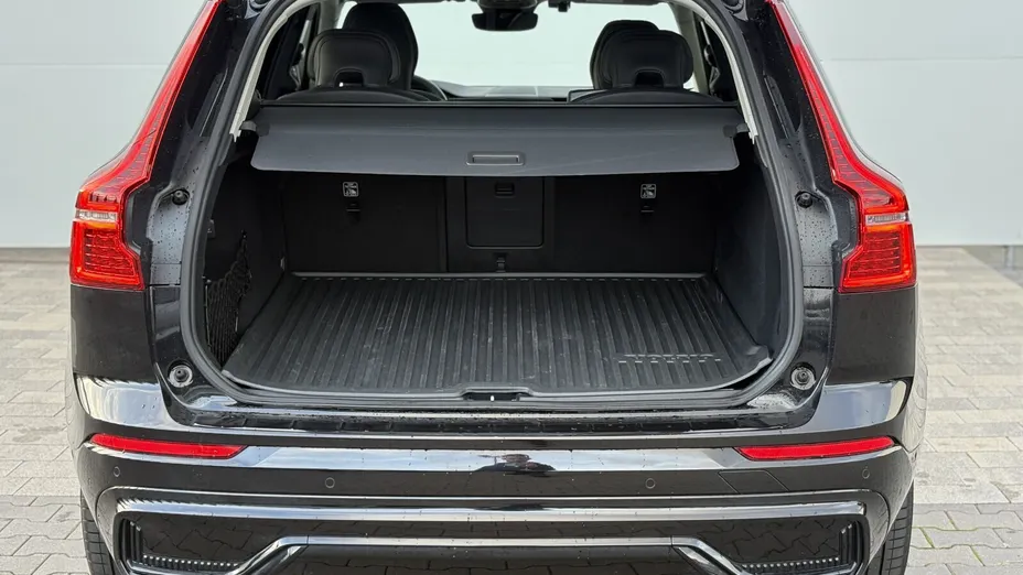 VOLVO XC60 XC60 T6 Plug-In Hybrid AWD Plus Dark aut
