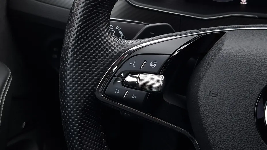 SKODA Superb Superb 2.0 TDI SCR Sportline DSG