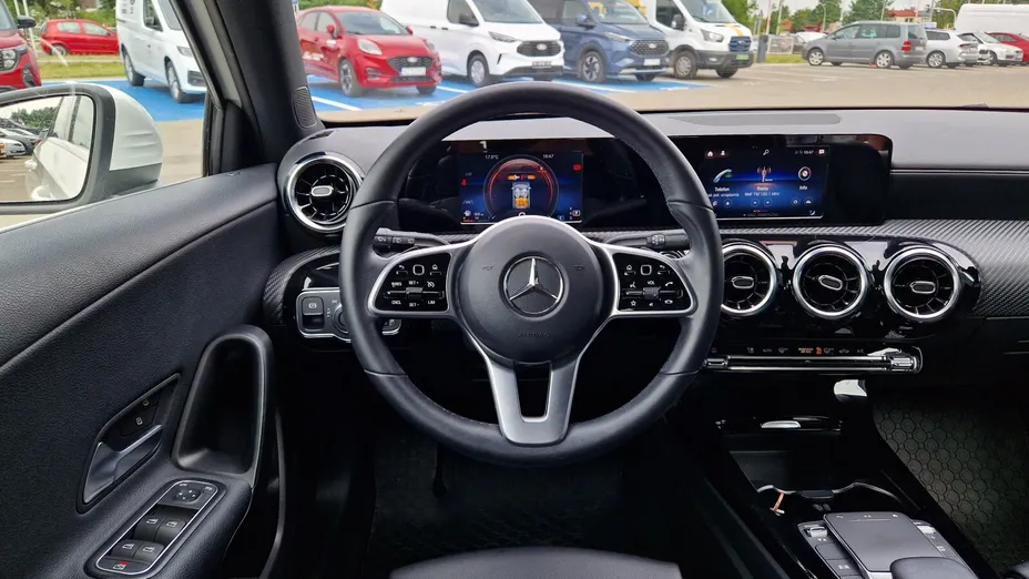 MERCEDES-BENZ A Klasa A 180 Style 7G-DCT