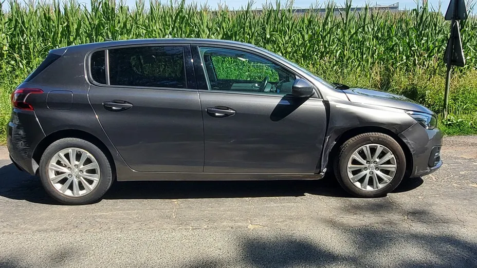 PEUGEOT 308 -