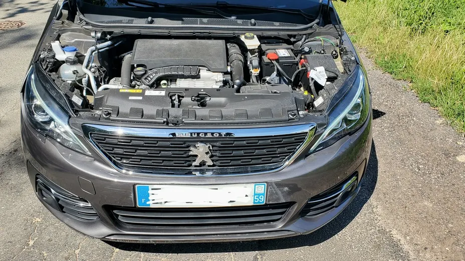 PEUGEOT 308 -