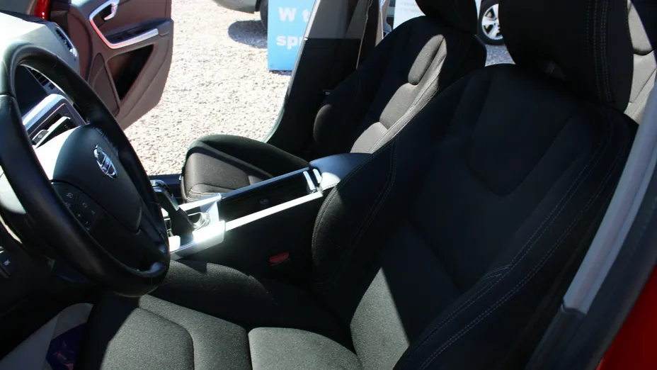 VOLVO S60 -