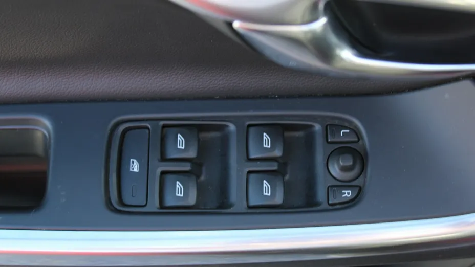 VOLVO S60 -