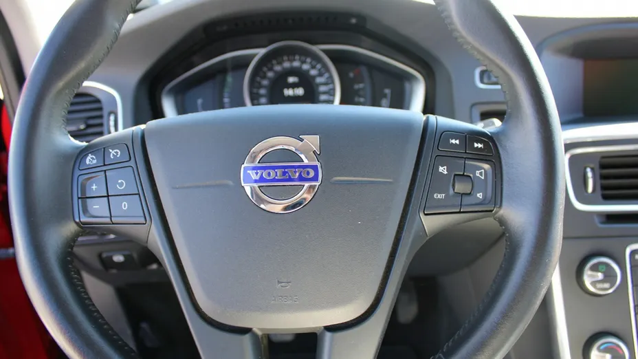 VOLVO S60 -