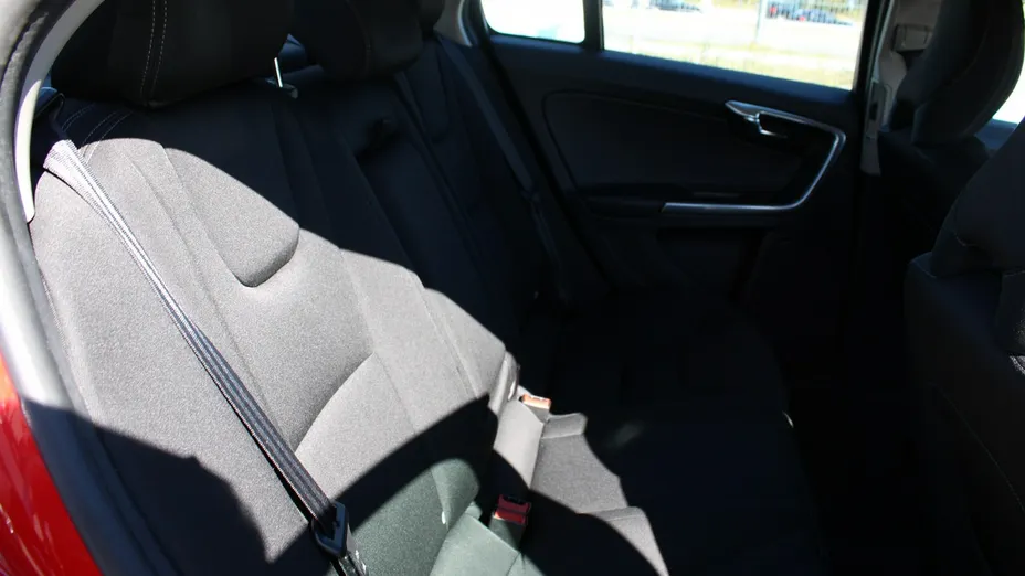 VOLVO S60 -